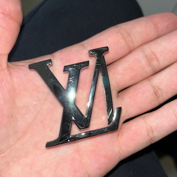 M9043W
LV Initiales 40MM Reversible
30/32in - Picture 5 of 9